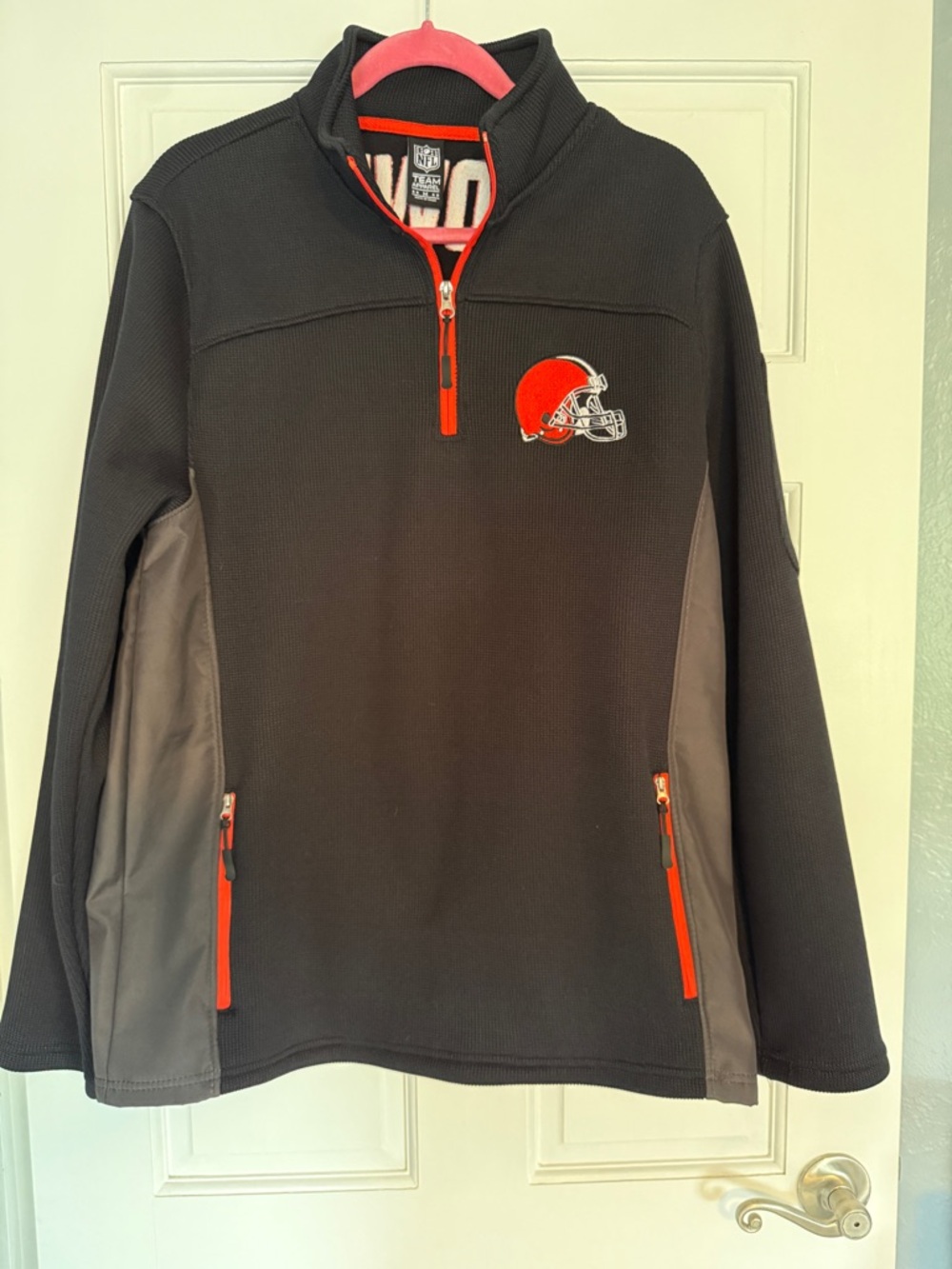 NFL Cleveland Browns Black Pullover with Fleece Lining